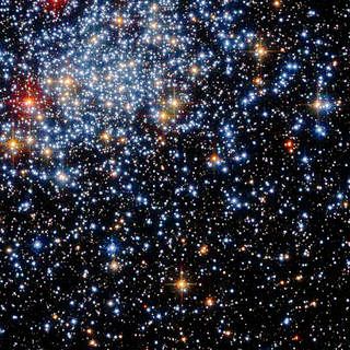Hubble Beholds Brilliant Blue Star Cluster