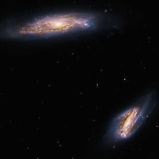 Hubble Captures Pair of Star-Forming Spirals