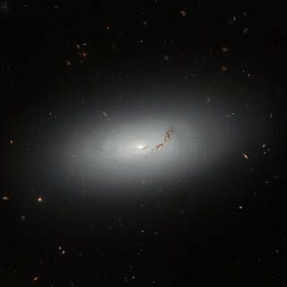 Hubble Spots a Dreamy Galaxy