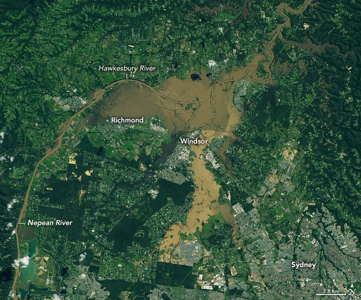 Landsat 8 natural-color satellite image of flooding in the Hawkesbury-Nepean River system